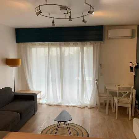 Superbe Studio Plein Pied Grand Jardin A 500m De La Plage * Antibes